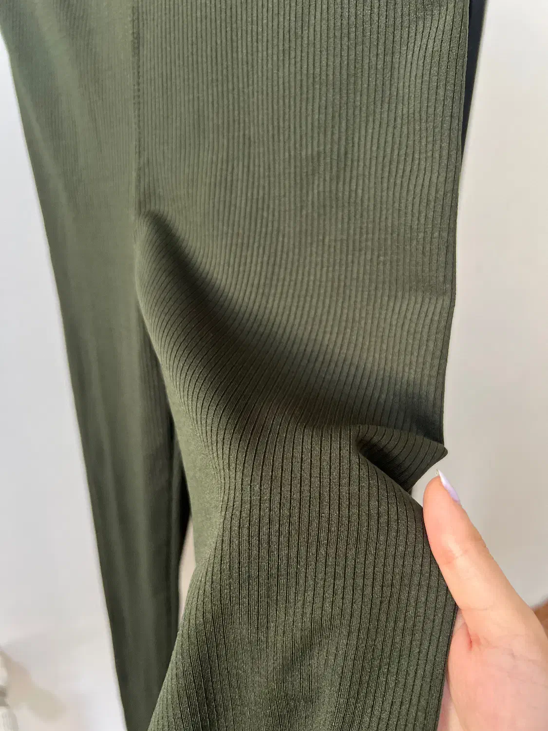 لگ کبریتی|لباس|بندر انزلی, کوی آزادگان|دیوار