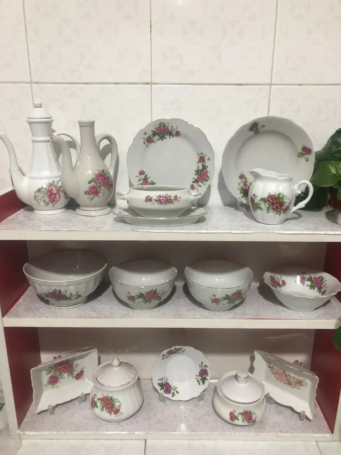 ظروف پذیرایی گل سرخی قدیمی|ظروف سرو و پذیرایی|ساری, |دیوار