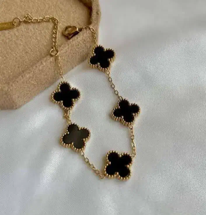 دستبند رنگ ثابت|بدلیجات|اصفهان, شهریار|دیوار