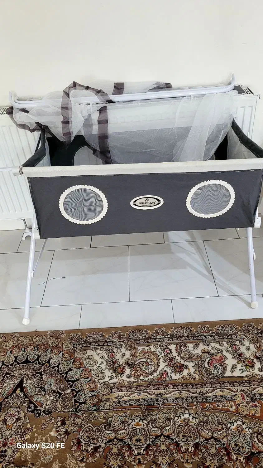 گهواره نوزاد تمیز در حد نو جنس برزینت|اسباب و اثاث بچه|کرج, شهرک بنفشه|دیوار