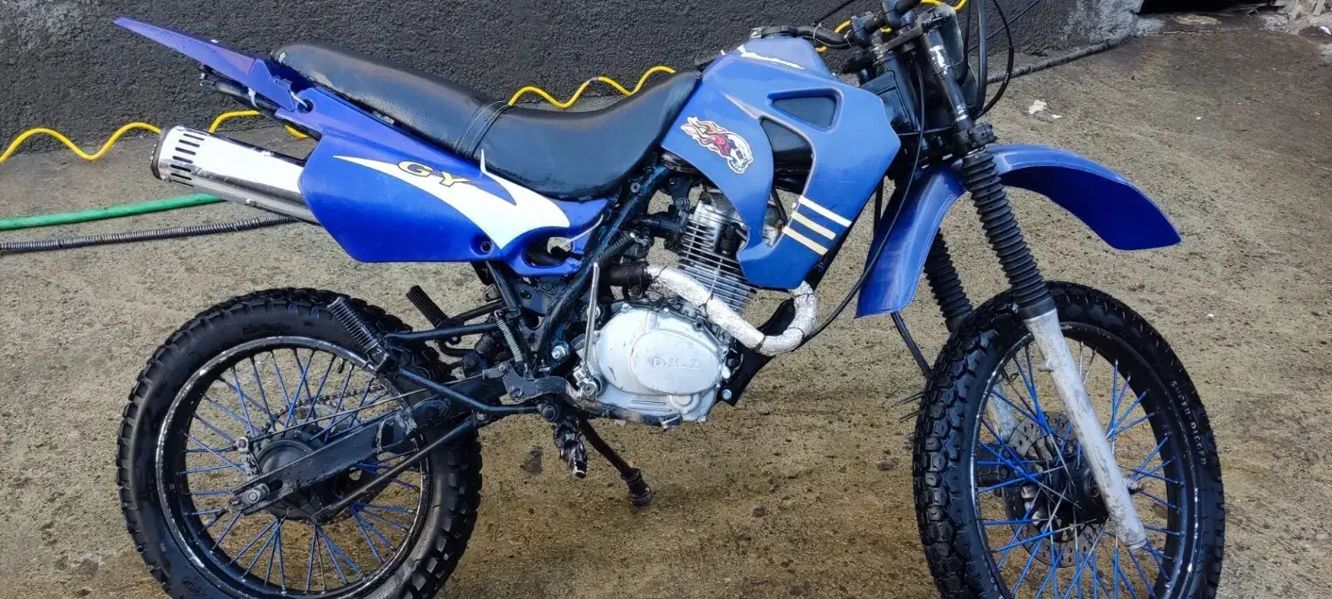 تریل|موتورسیکلت|کلیبر, |دیوار