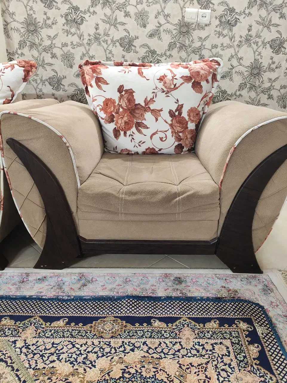 فروش سرویس مبل راحتی|مبلمان خانگی و میز عسلی|اصفهان, سپاهان‌شهر|دیوار