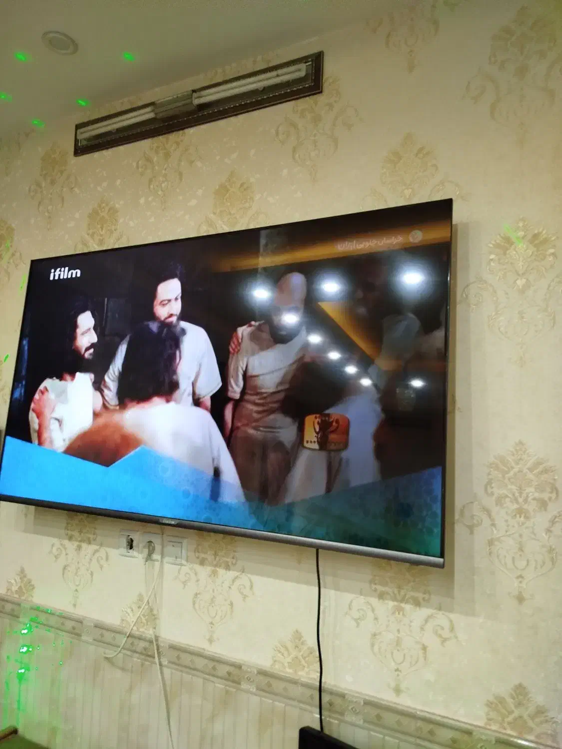 تلویزیون 65 اینج در حد نو|تلویزیون و پروژکتور|کاشان, قطب راوندی|دیوار