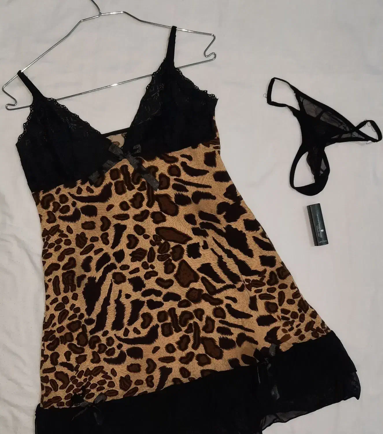 لباس خواب|لباس|شیراز, لشکری|دیوار