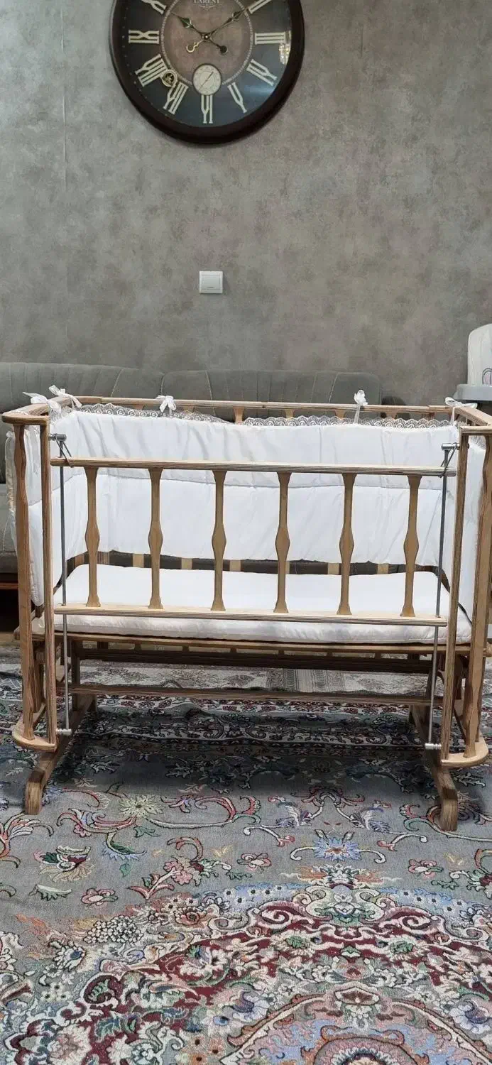 تخت کودک|تخت و صندلی بچه|رشت, چمارسرا|دیوار