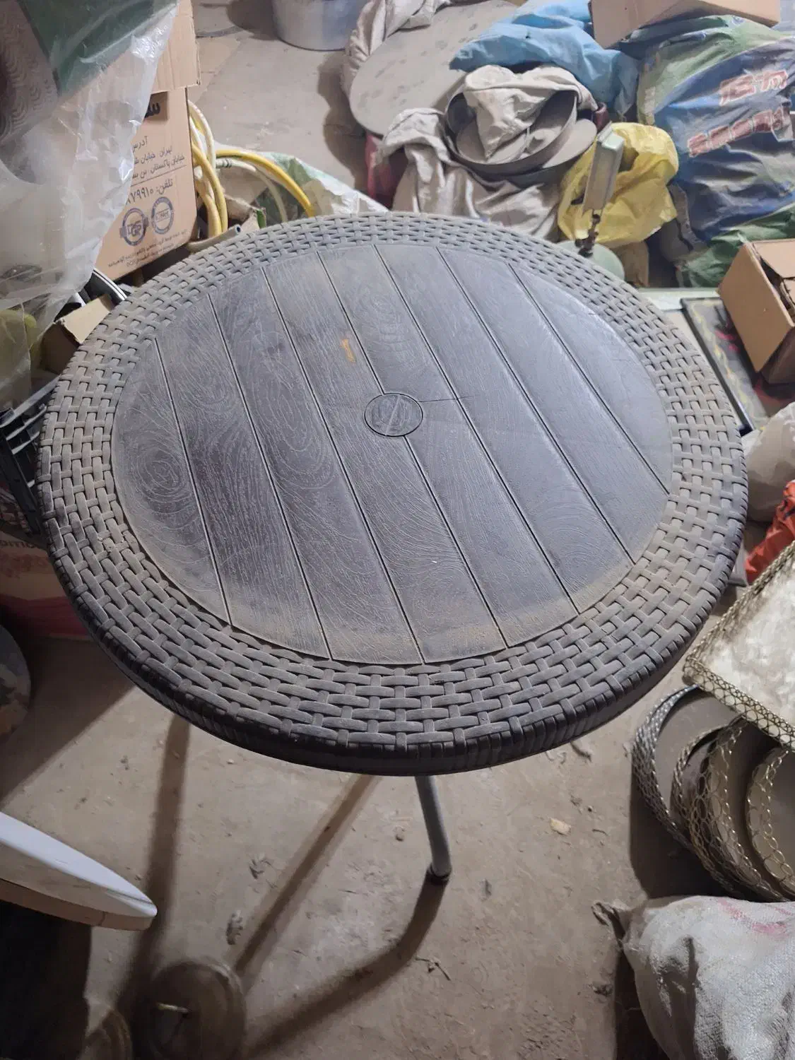 میز گرد|میز و صندلی غذاخوری|اصفهان, مهدیه|دیوار