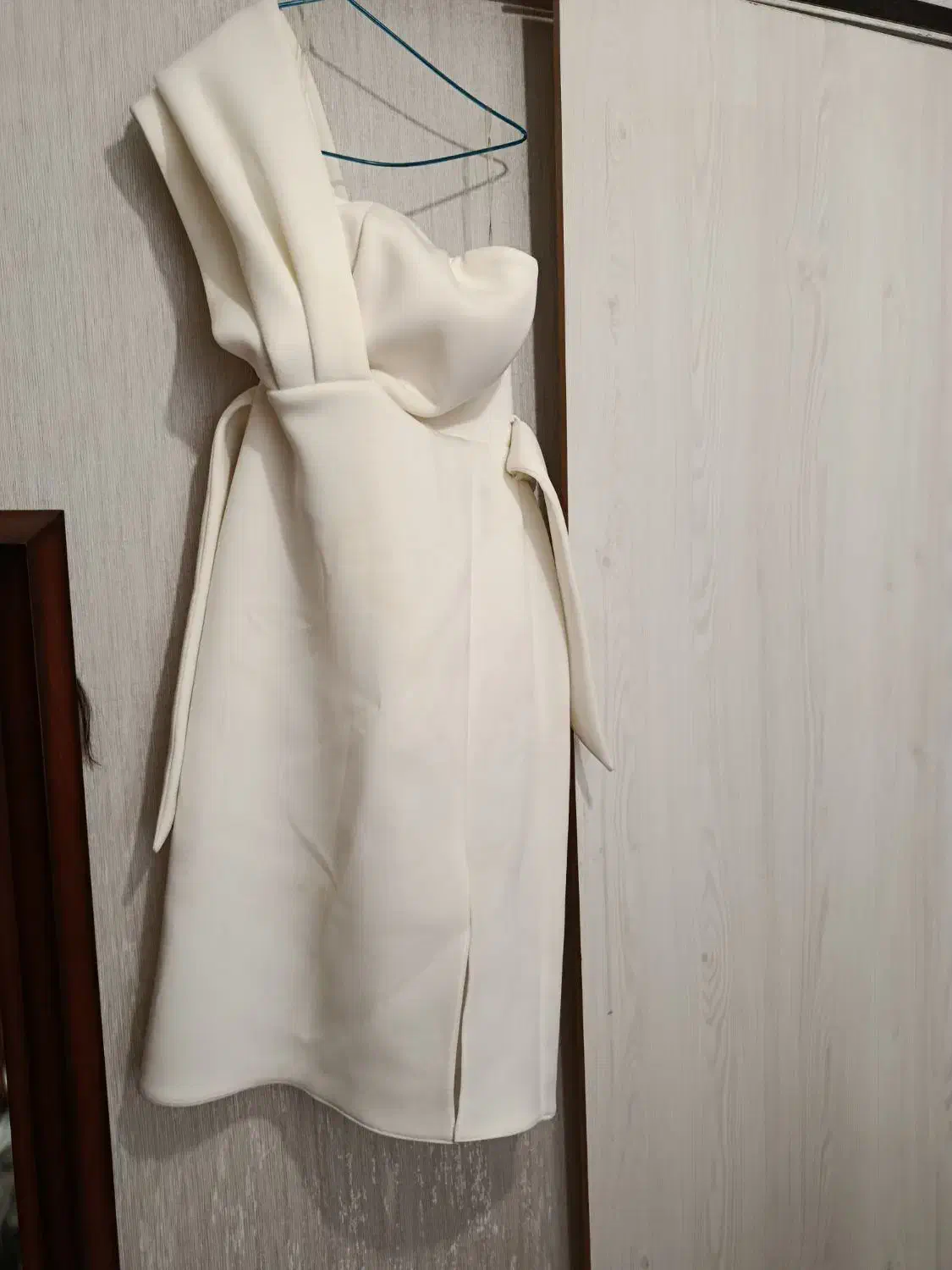 لباس مجلسی|لباس|بروجرد, |دیوار