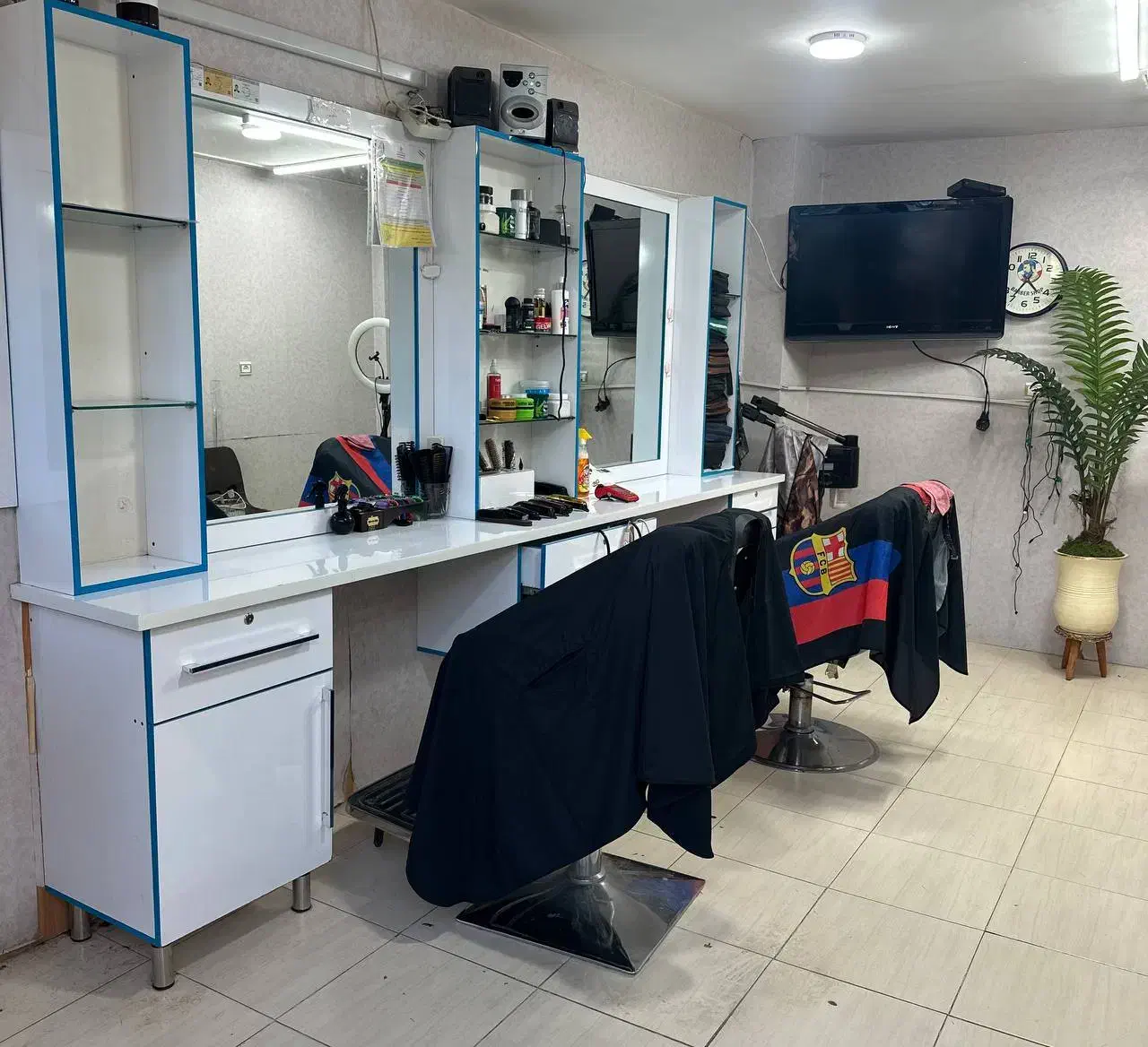 دکوراسیون|آرایشگاه و سالن‌های زیبایی|مهاباد (آذربایجان غربی), |دیوار