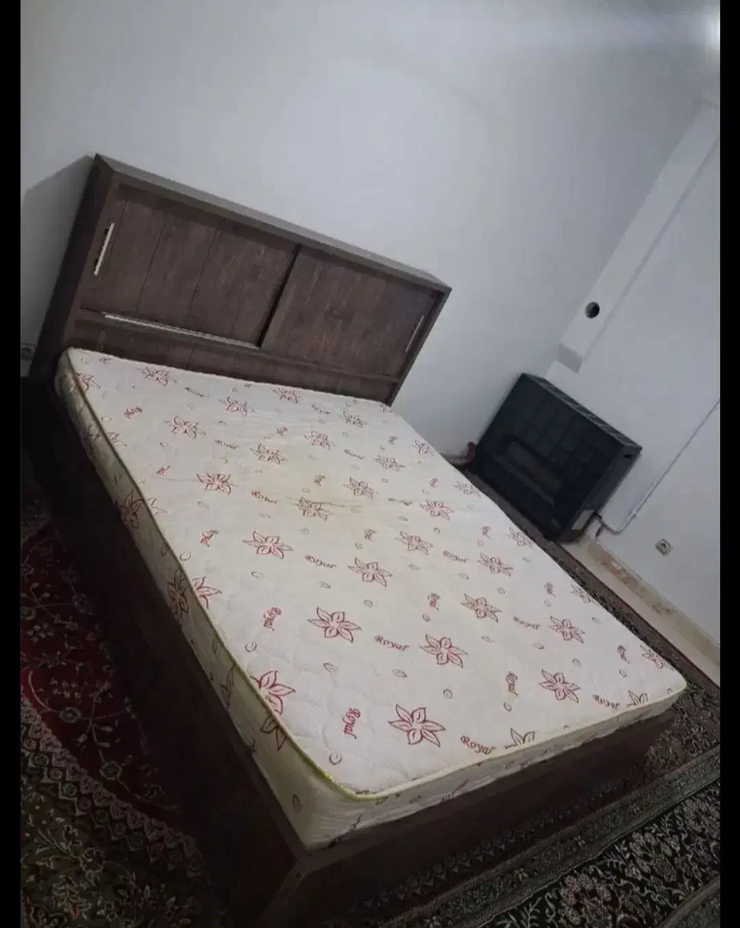 تخت دونفره به همراه تشک|تخت و سرویس خواب|تویسرکان, |دیوار