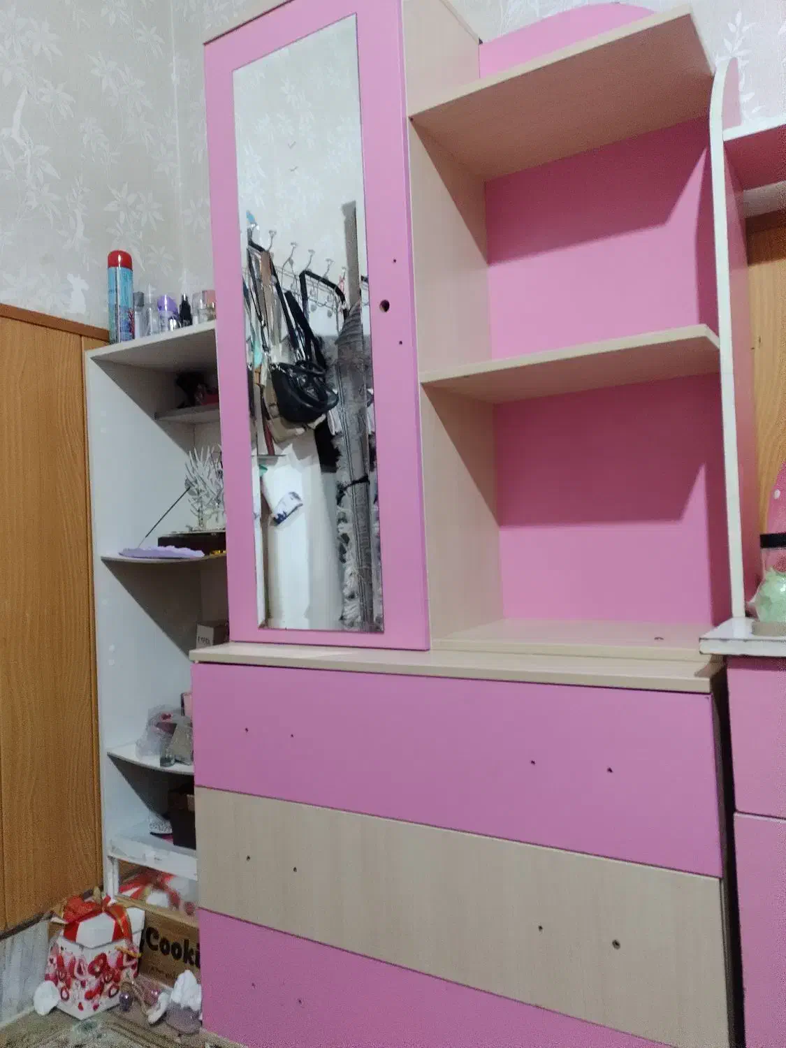 ویترین و کتابخانه ، کمد آینه دار ، تخت ، کمد لباس|تخت و سرویس خواب|قم, انصار‌الحسین|دیوار