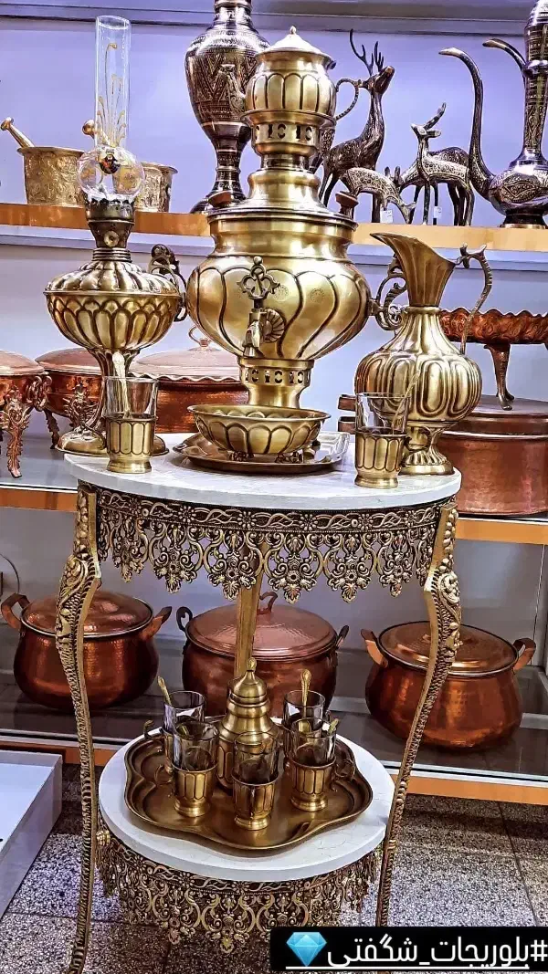 میز دو طبقه شیک برای دکور لوازم عتیقه و سنتی|مبلمان خانگی و میز عسلی|گناباد, |دیوار