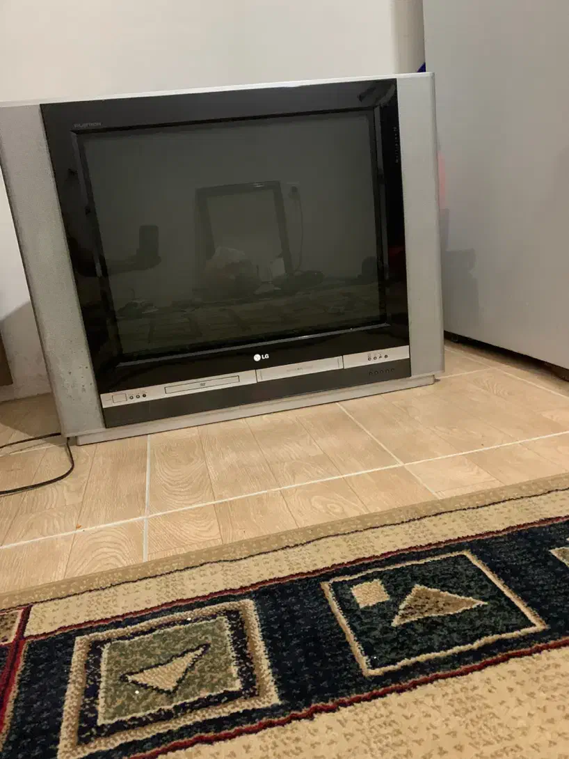 تلویزیون ال اجی اصل سی دی و دی وی دی خور|تلویزیون و پروژکتور|بابلسر, |دیوار