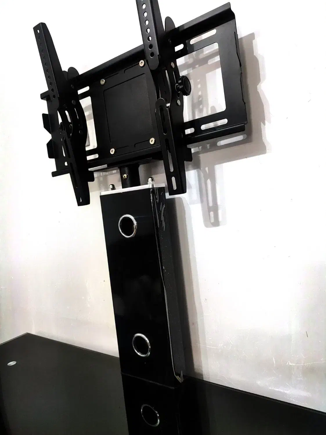 تلویزیون در حد نوو فرش|تلویزیون و پروژکتور|ملایر, |دیوار