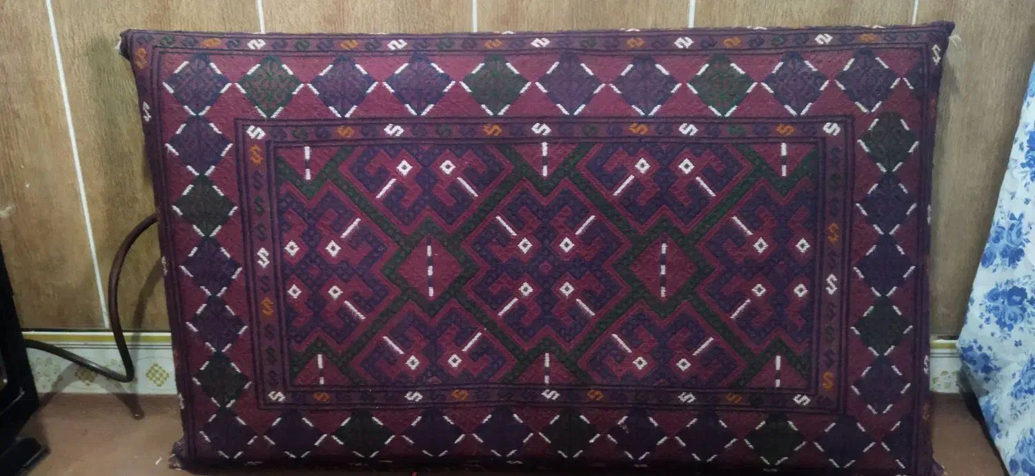 پشتی دست بافت، یک جفت|پشتی|گنبد کاووس, |دیوار