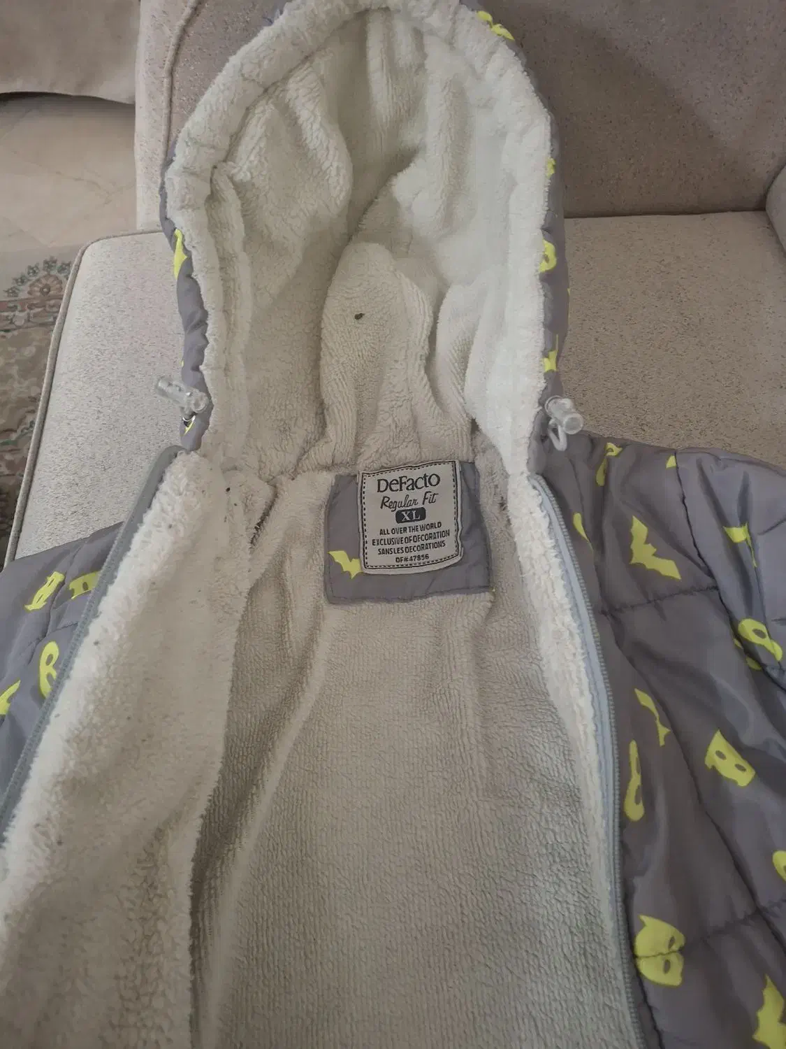 کاپشن و تعدادی لباس پسرانه کارکرده ۵ تا ۶ سال|کفش و لباس بچه|تهران, پاسداران|دیوار