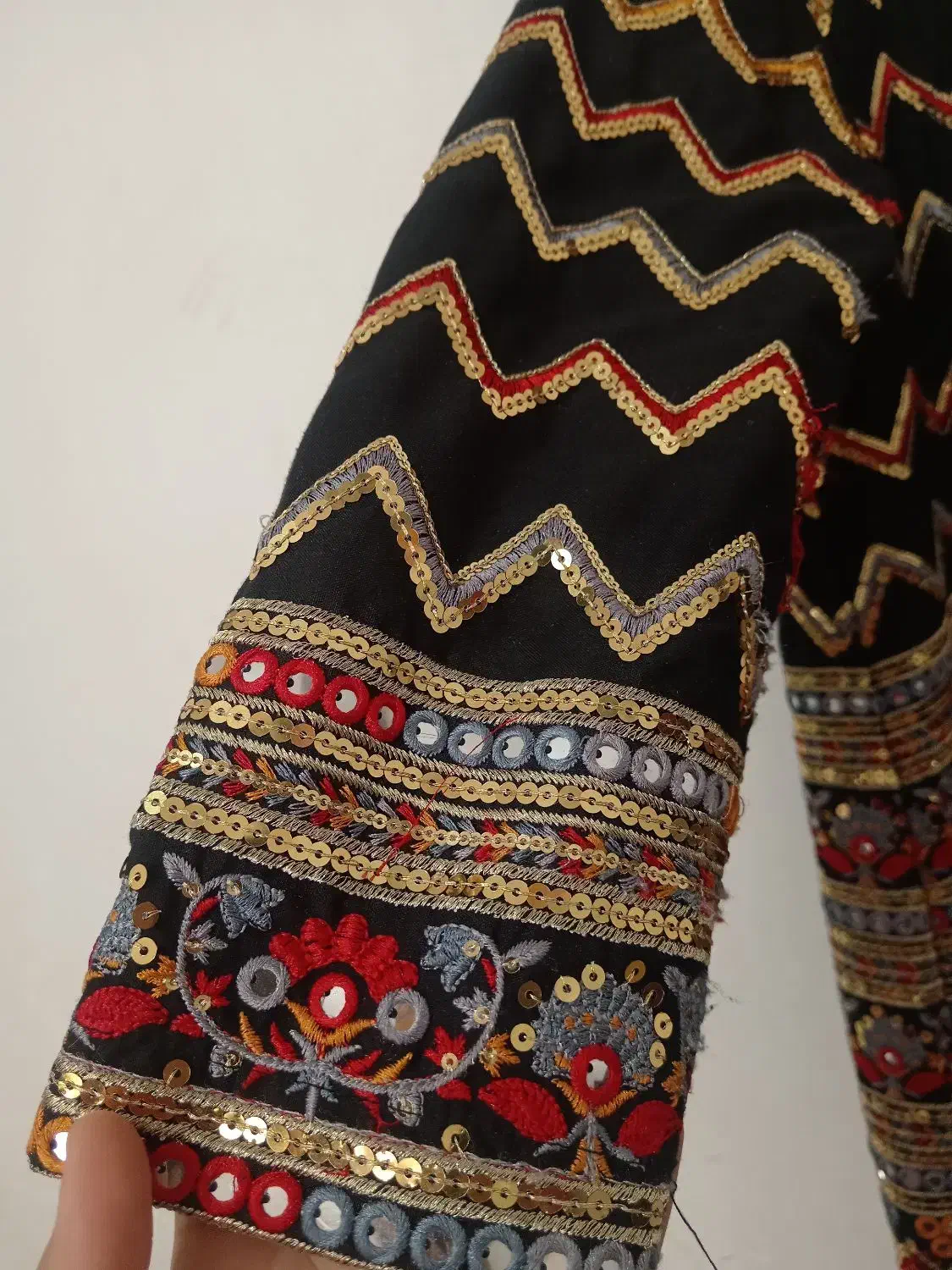 لباس تمام سوزن دوزی|لباس|زرند, |دیوار