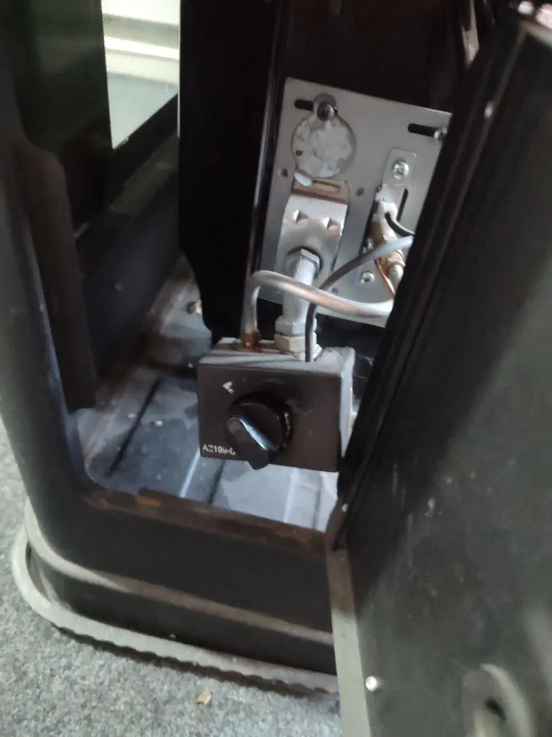 بخاری دودکش دار|بخاری، هیتر، شومینه|شوشتر, |دیوار