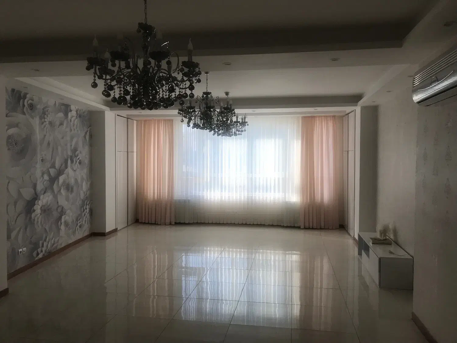 واحد ۱۱۸ متری *دوکله *فول*بلوار دانشجو *|فروش آپارتمان|ایلام, |دیوار