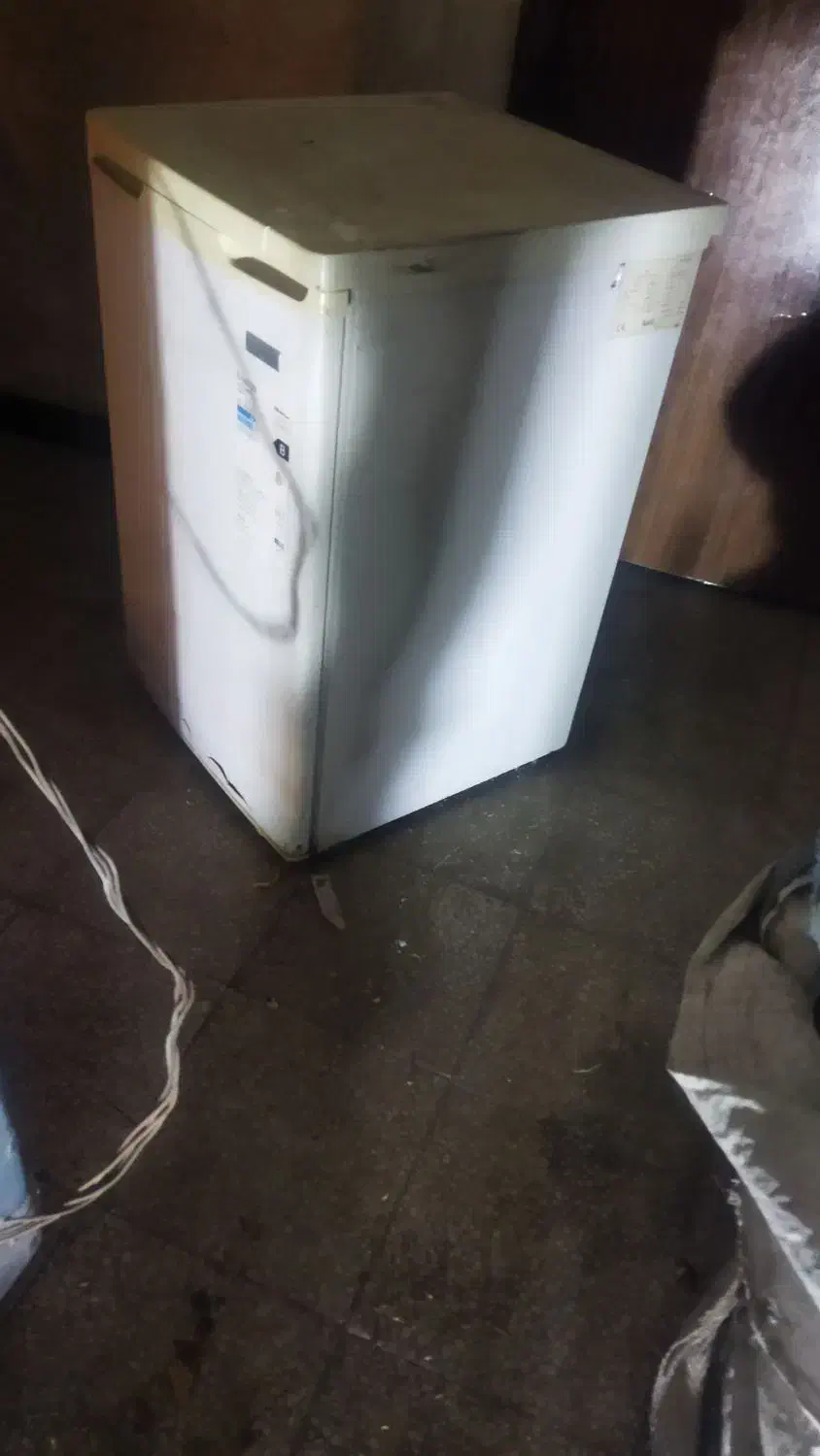 با سلام یخچال ی متری سالم سه تومن|سایر لوازم برقی|بهبهان, |دیوار