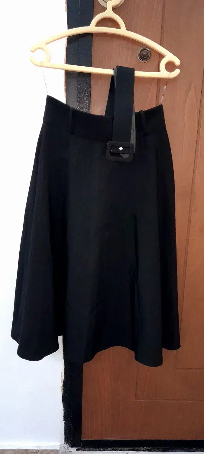 لباس|لباس|اسلام‌شهر, شهرک امام حسین (میان آباد)|دیوار