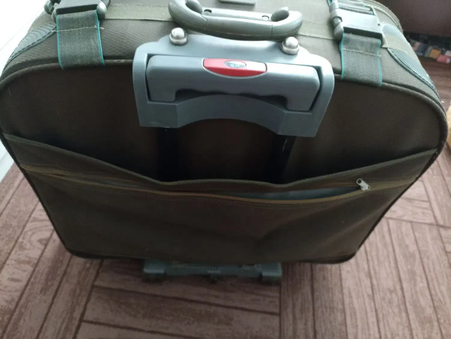 چمدان|کیف، کفش، کمربند|سمنان, |دیوار