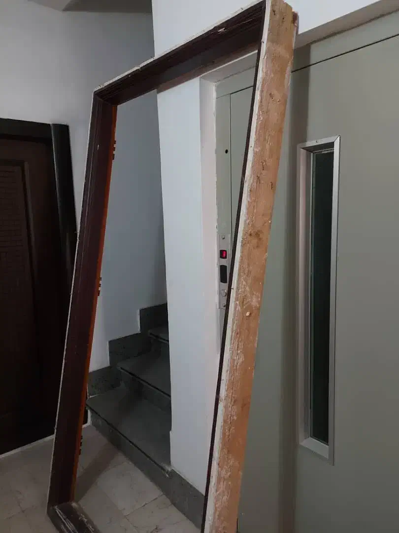 درب ورودی یک لت و نیم به عرض ۱۱۵ و گارد اهنی|مصالح و تجهیزات ساختمان|گرگان, |دیوار