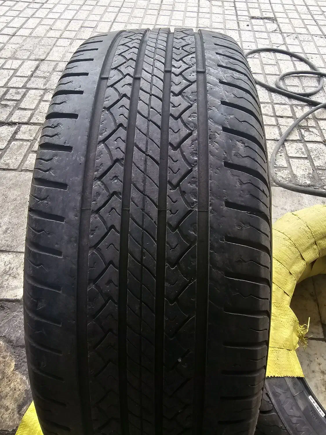 لاستیک۲۳۵ ۵۵ ۱۸ کویر۸۵درشد|قطعات یدکی و لوازم جانبی|مشهد, شاهد (شهرک غرب)|دیوار