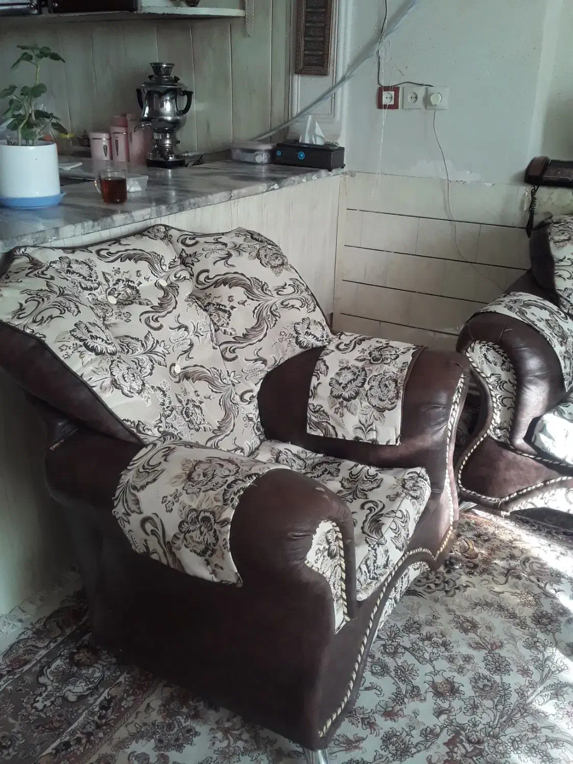 مبل راحتی|مبلمان خانگی و میز عسلی|تربتحیدریه, طالقانی|دیوار