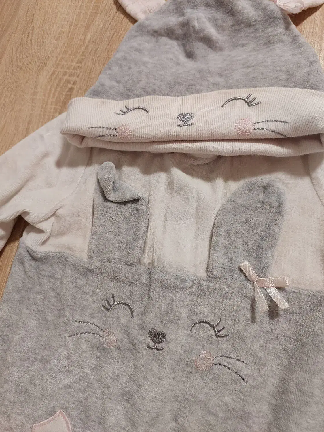 سرهمی indigo به همراه کلاه و پاپوش برای یک سال|کفش و لباس بچه|رشت, گلباغ نماز|دیوار