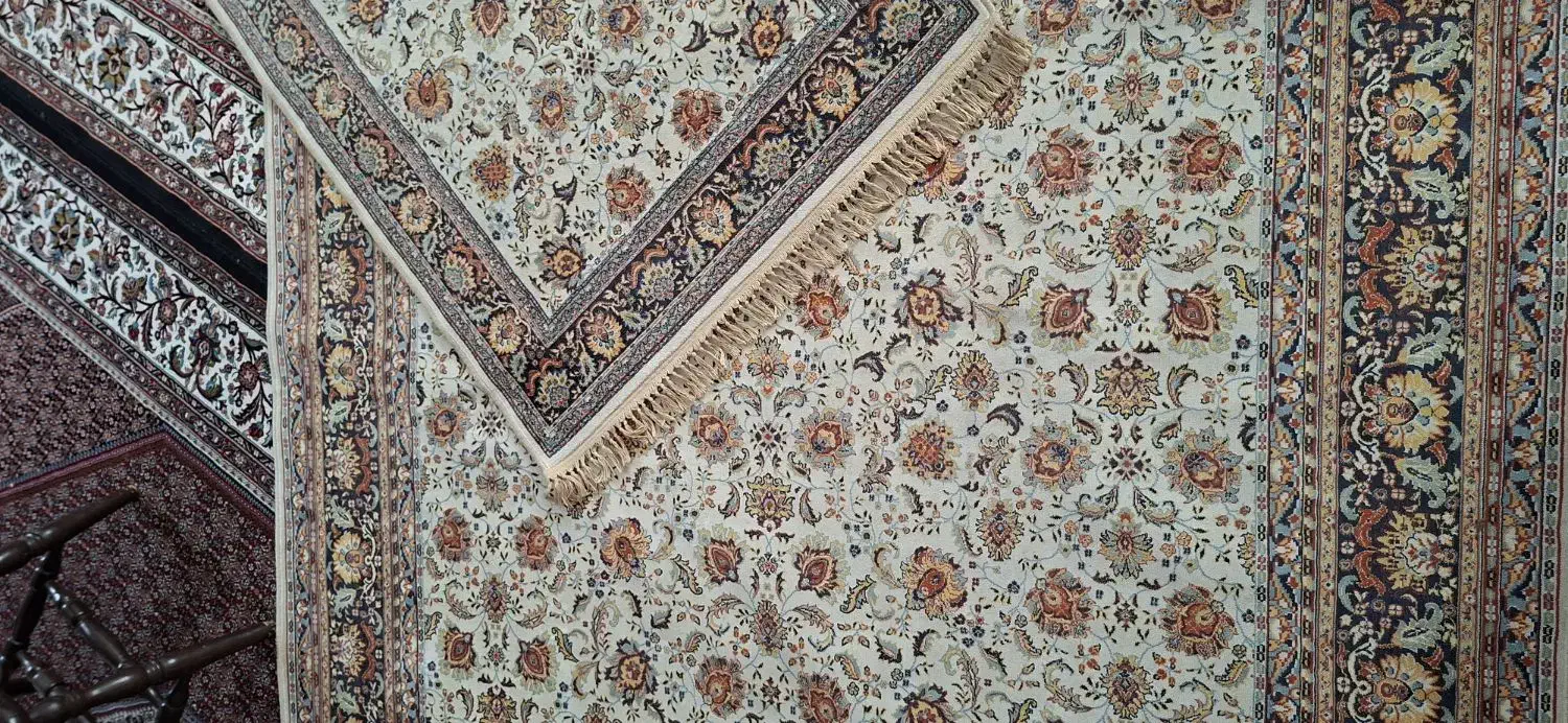 دو تخته فرش ۶ متری و یک کناره ۱در۲طرح ابریشم ‌|فرش|زنجان, |دیوار