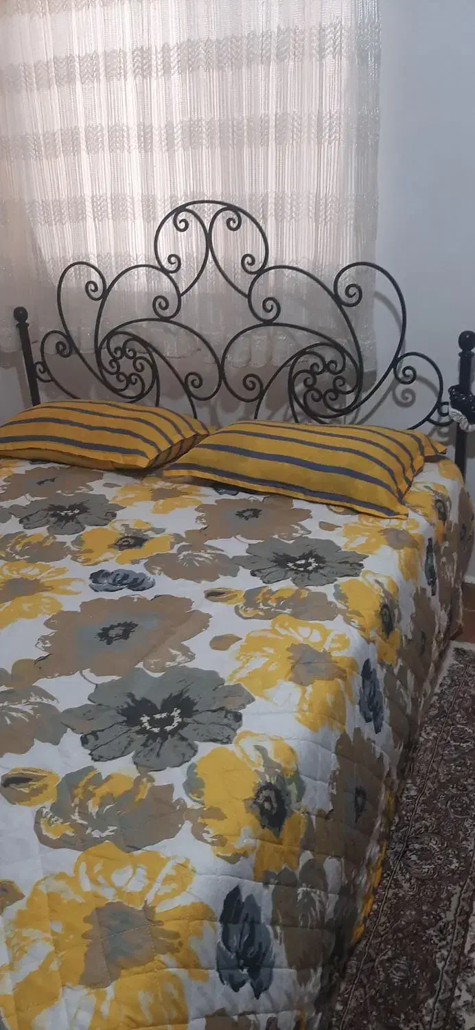 تخت دونفره فرفروژه با تشک|تخت و سرویس خواب|رشت, بیجارپس|دیوار