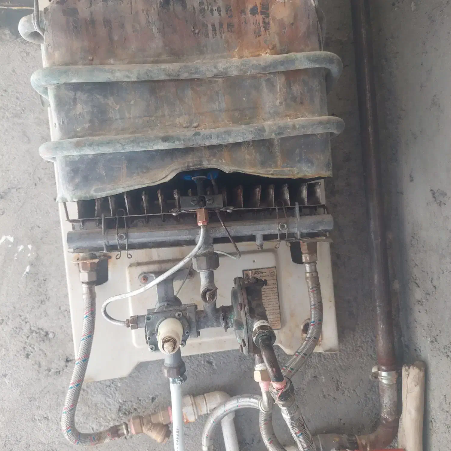 سرویس و تعمیرات ابگرمکن وبخاری و شیرآلات در محل|خدمات پیشه و مهارت|میانه, |دیوار