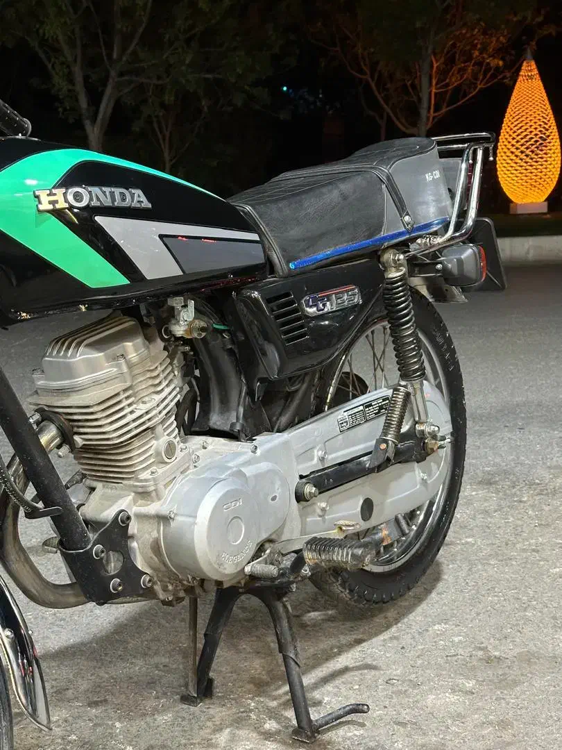 هوندا ۱۲۵|موتورسیکلت|قم, شهرک فاطمیه|دیوار