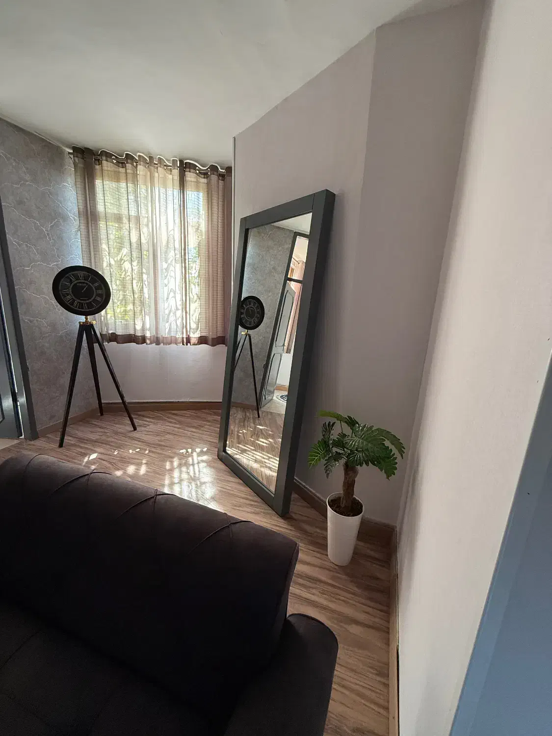 اجاره روزانه سوییت هتل آپارتمان دربست کوتاه مدت|اجارهٔ کوتاهمدت آپارتمان و سوئیت|تهران, صادقیه|دیوار