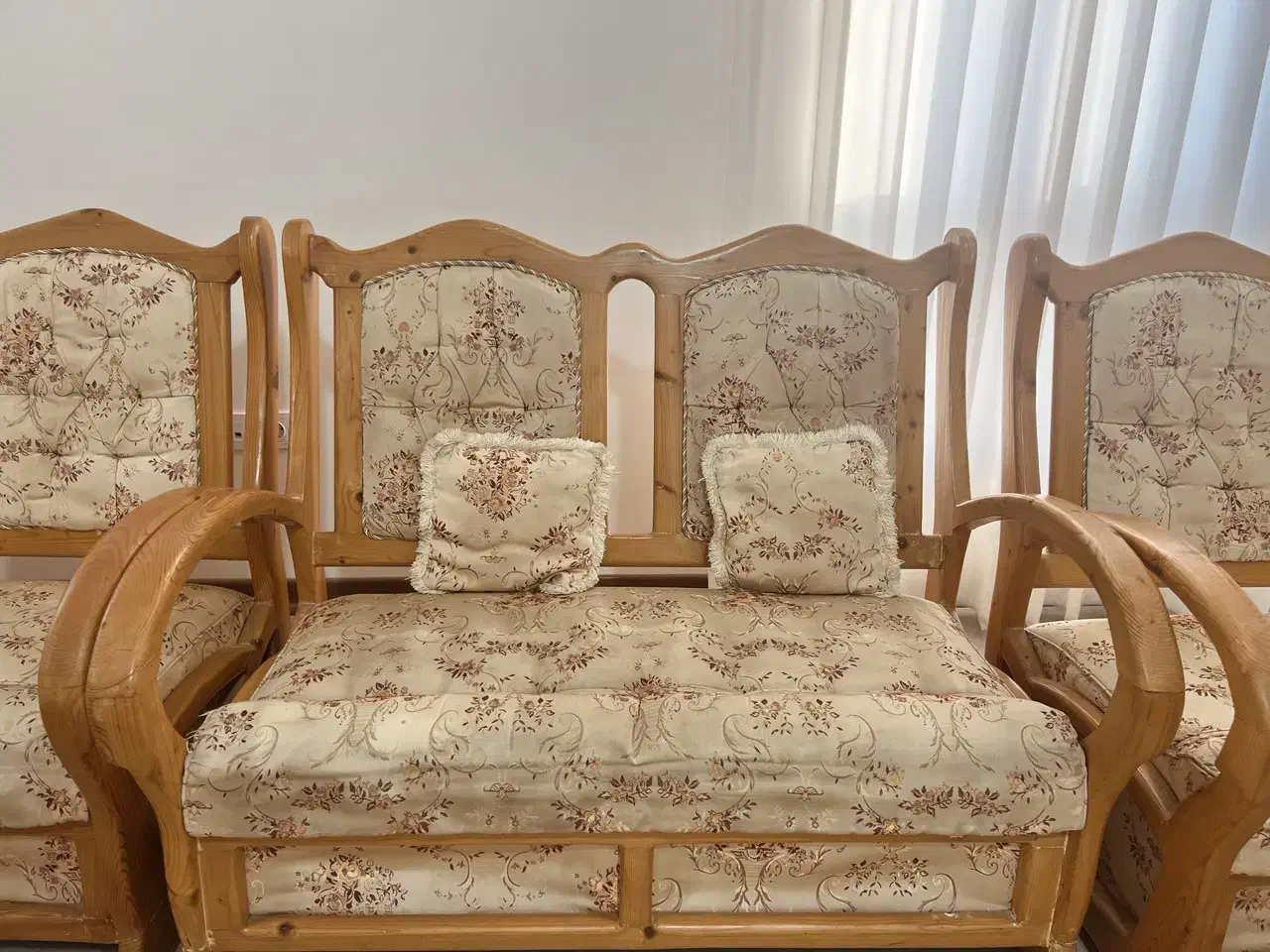 مبل ۸ نفره و میز نهار خوری ۶ نفره|مبلمان خانگی و میز عسلی|رشت, جهاد|دیوار