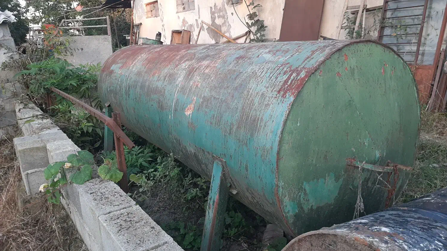 تانکر نفت و گازوئیل  ۲۷۰۰ لیتری|عمده‌فروشی|عباس‌آباد, |دیوار