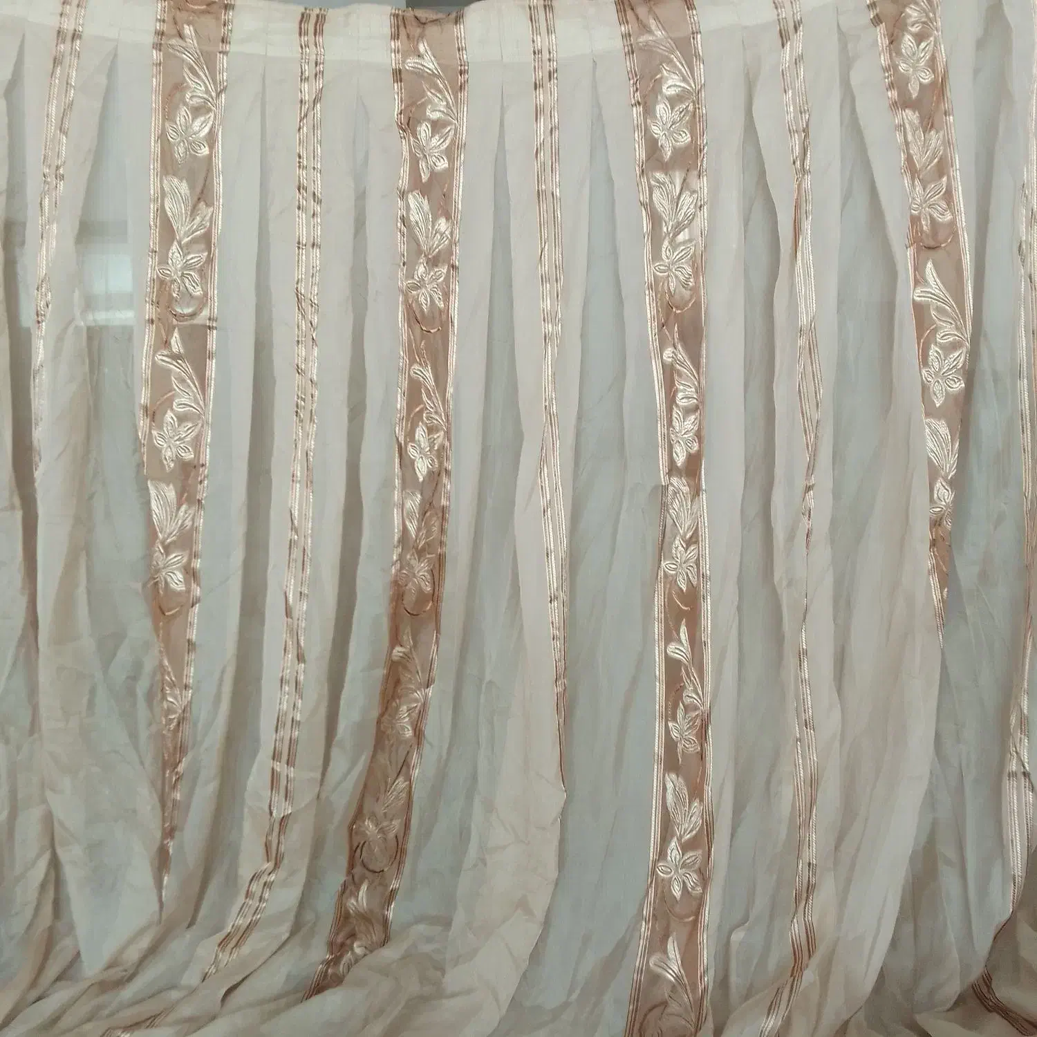 پرده|پرده، رانر، رومیزی|میانه, |دیوار