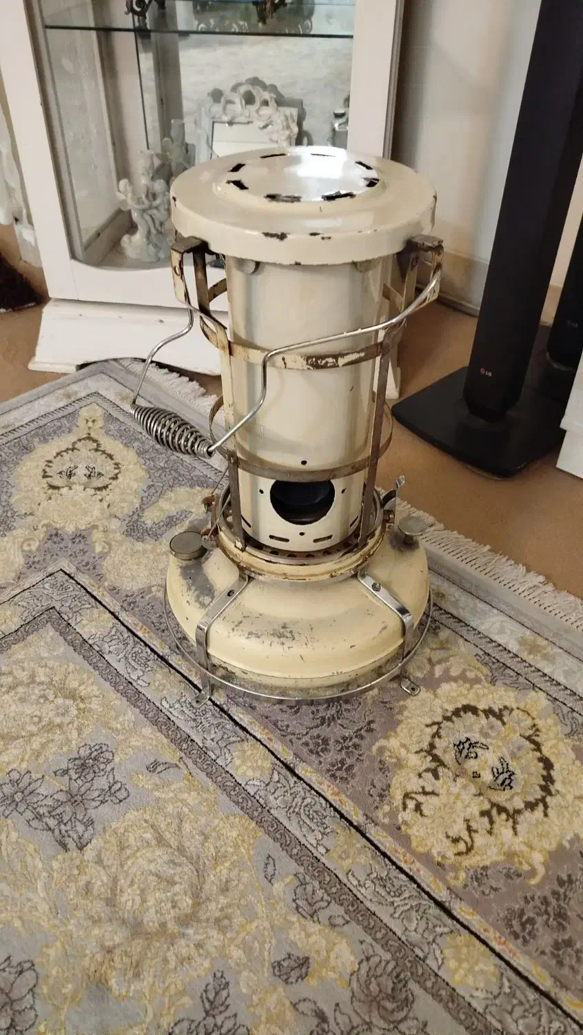 علاالدین|کلکسیون اشیاء عتیقه|اصفهان, چشمه باقرخان|دیوار