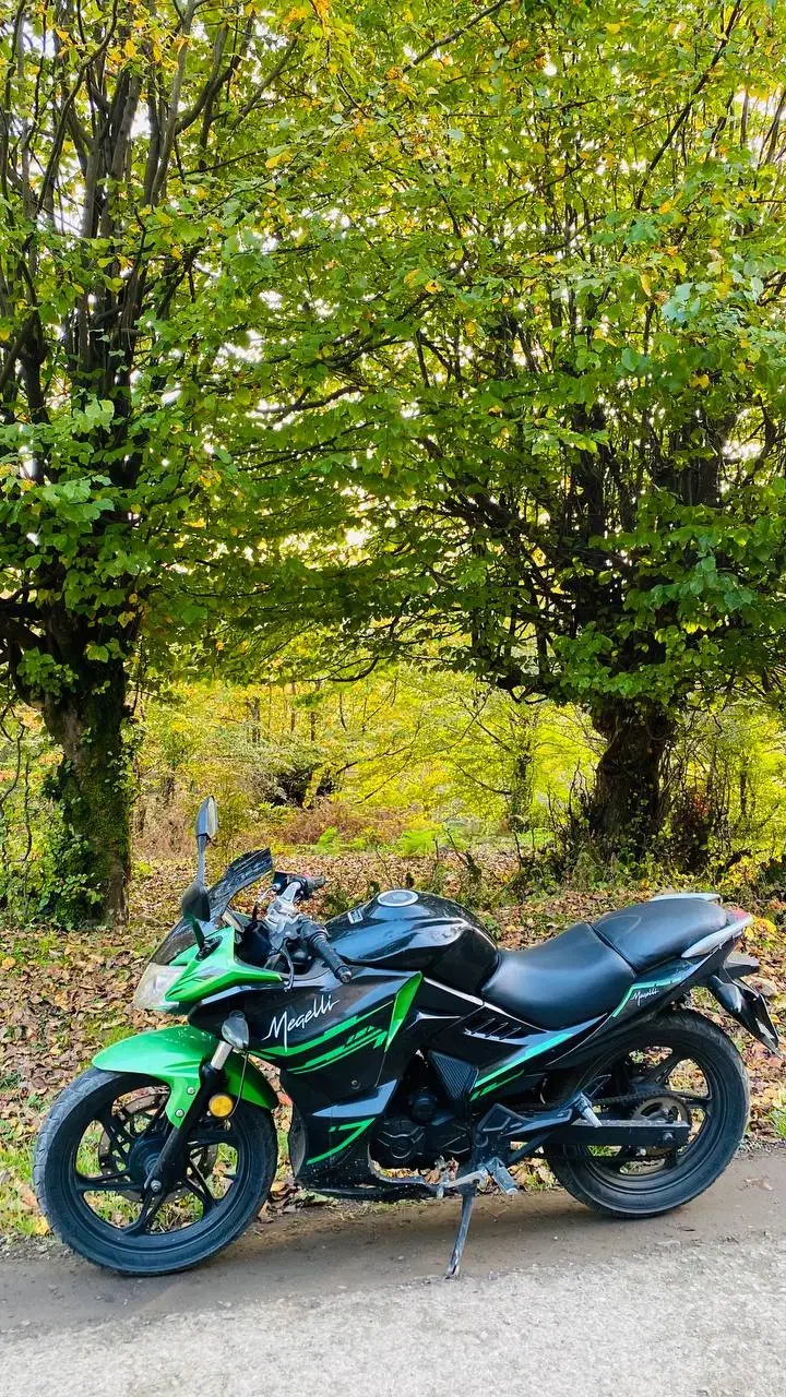 مگلی|موتورسیکلت|آستارا, |دیوار