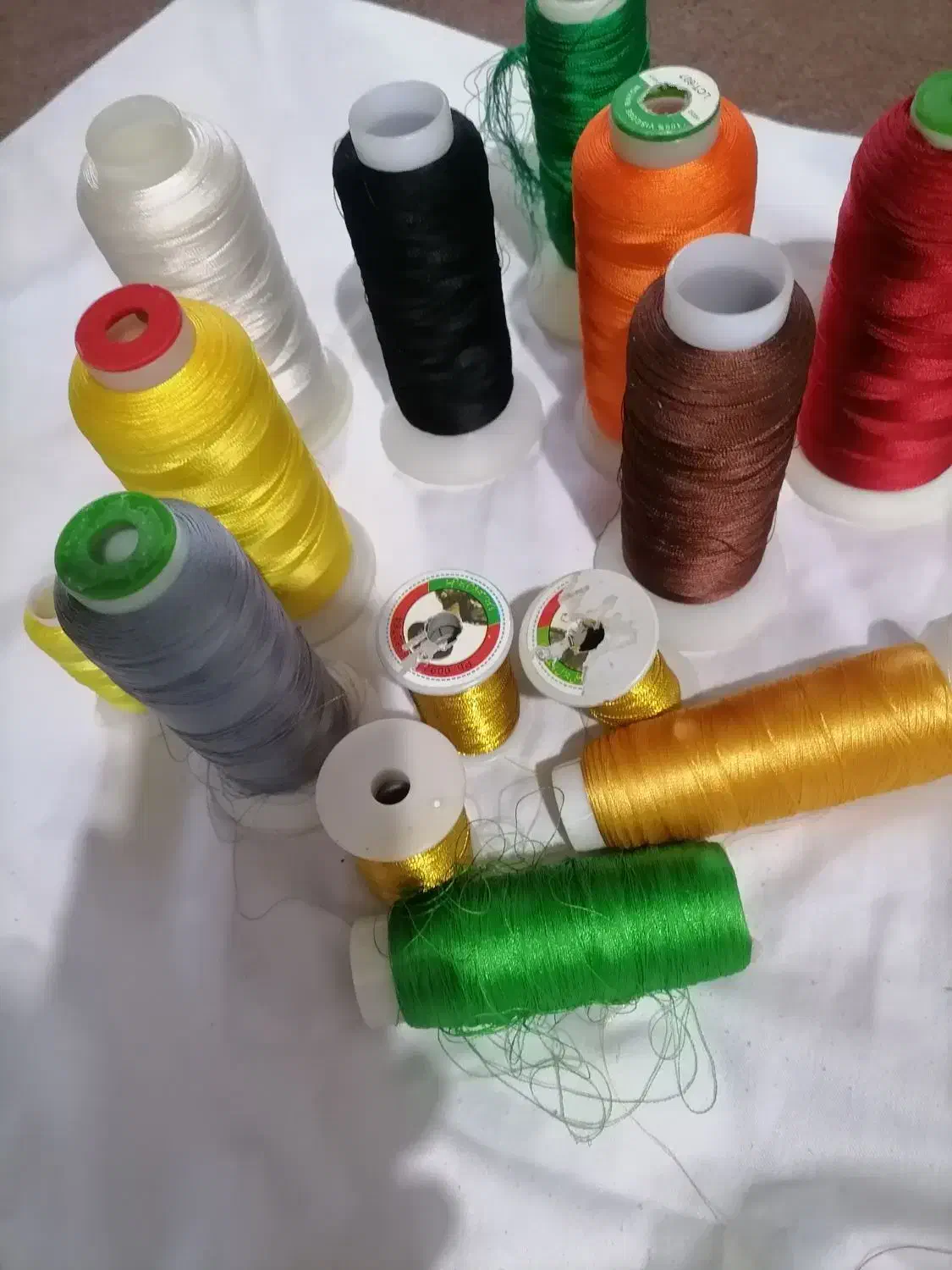 نخ گلدوزی بفروش میرسد|لوازم خیاطی و بافتنی|یاسوج, |دیوار