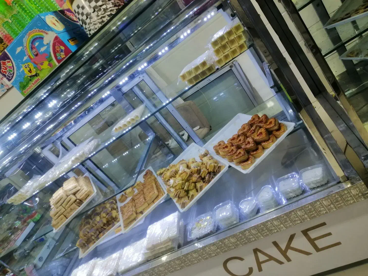 ویترین قنادی|فروشگاه و مغازه|قم, شهرک فاطمیه|دیوار