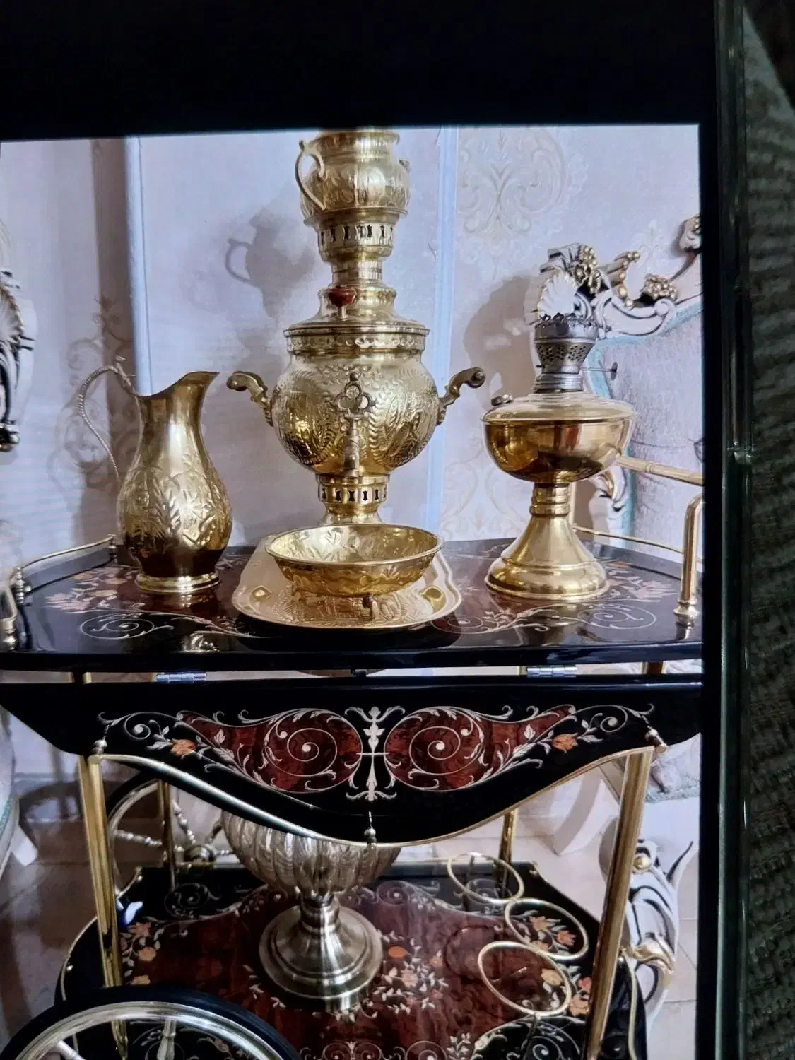 سماور و میزش بسیار سالم و نو|صنایع دستی و سایر لوازم تزئینی|کرج, حسن آباد|دیوار