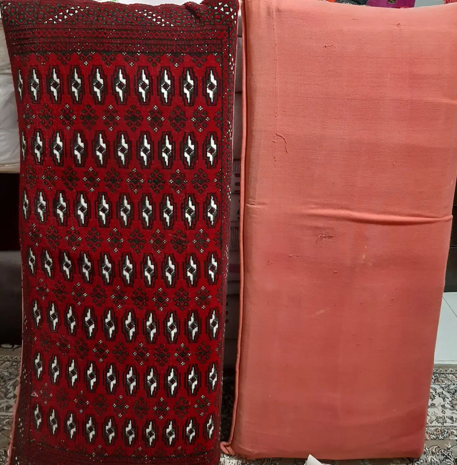 یک جفت پشتی|پشتی|مشهد, هفت تیر (نه دره)|دیوار