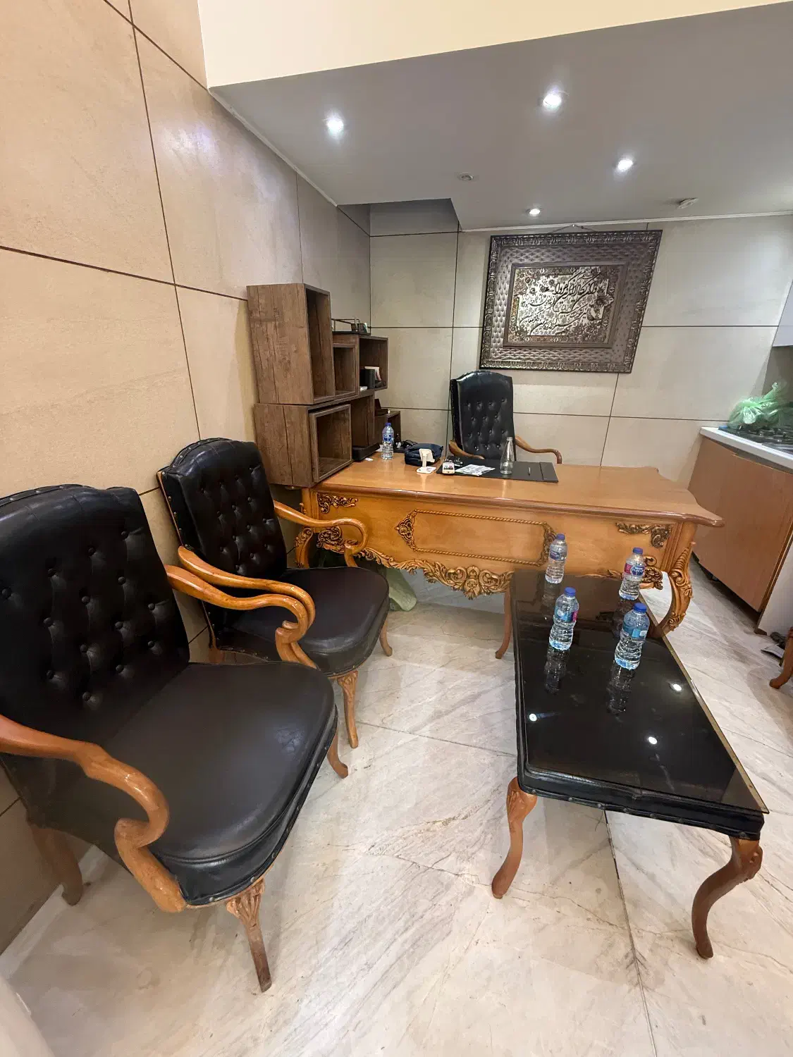 ست میز مدیریت سلطنتی با کانتر و  صندلی و مبل|مبلمان اداری|تهران, ولنجک|دیوار