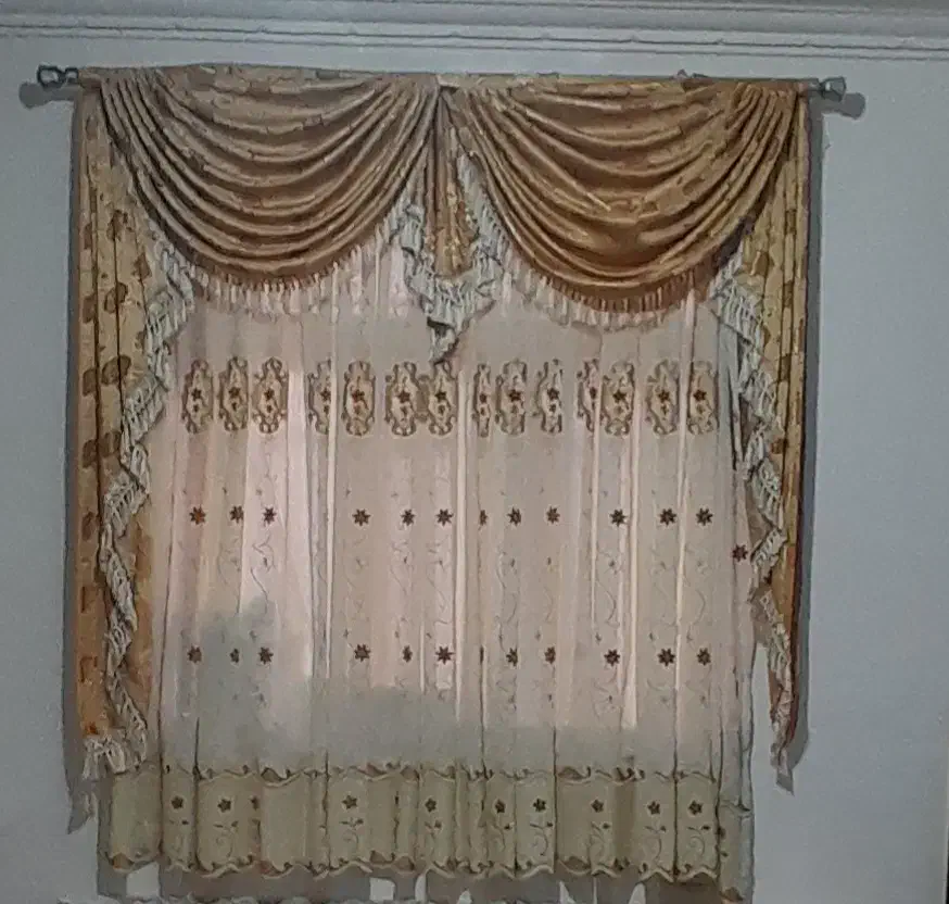 ۳عدد پرده پارچه ای سلطتنی|پرده، رانر، رومیزی|ماکلوان, |دیوار