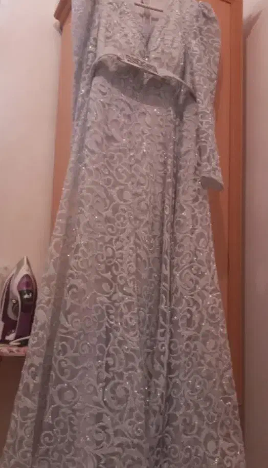 لباس مجلسی|لباس|معصومیه, |دیوار