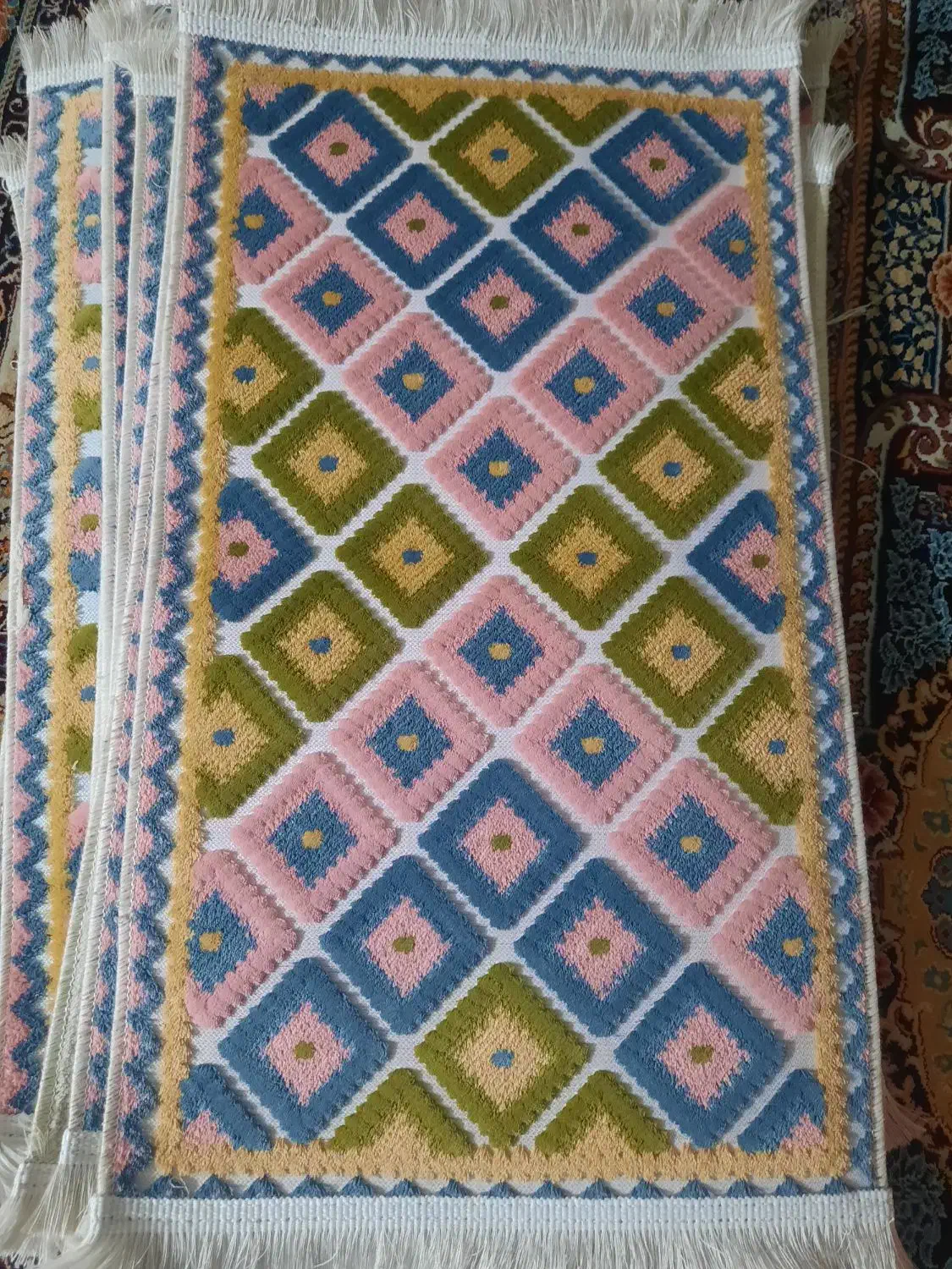 پادری|پادری|اصفهان, بهارستان|دیوار