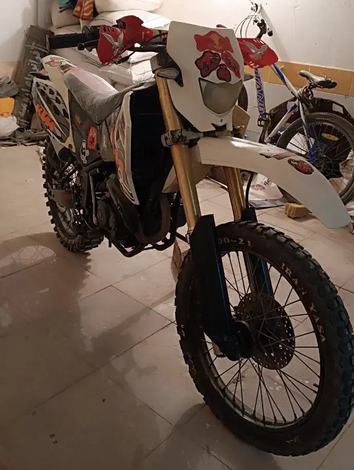 تریل فلات کی تی ام 200|موتورسیکلت|سیرجان, |دیوار