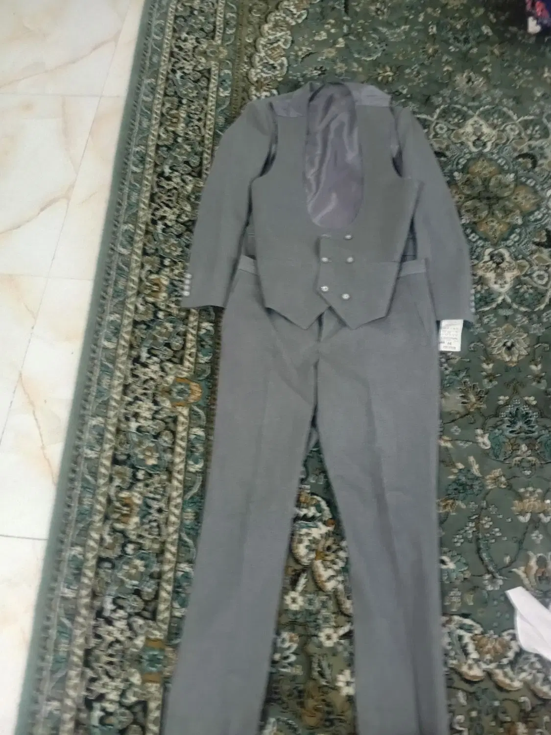 کت شلوار|لباس|بومهن, |دیوار