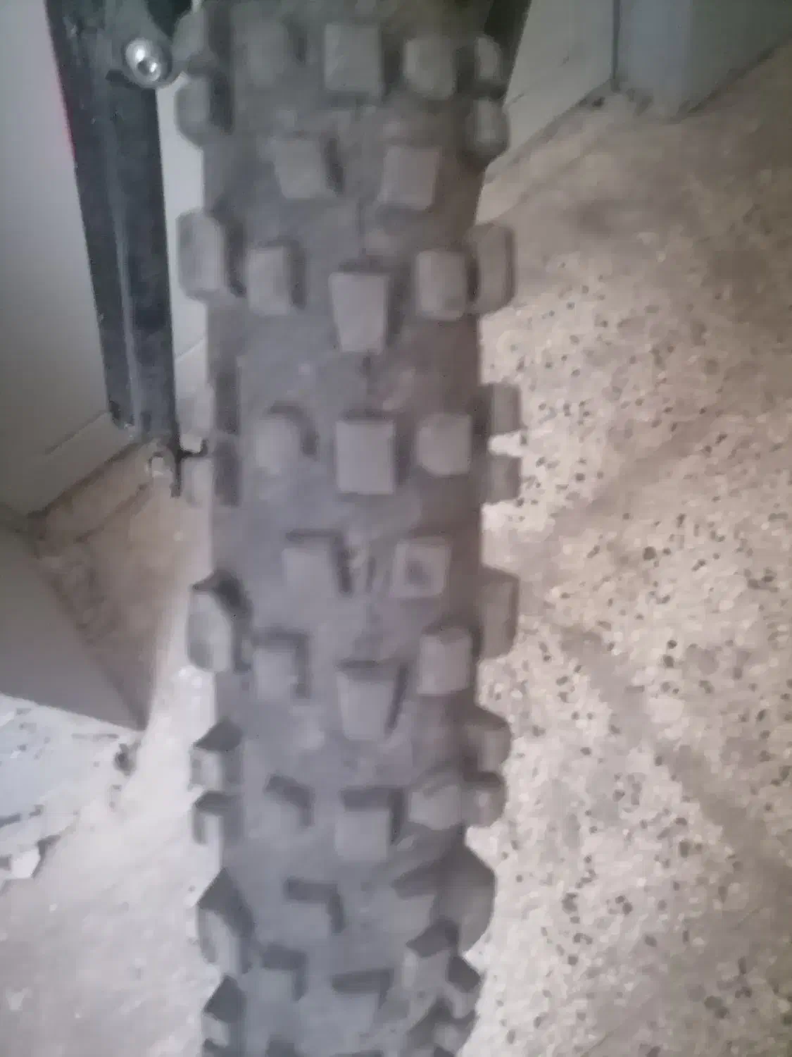 دوچرخه|دوچرخه، اسکیت، اسکوتر|پرند, فاز ۰|دیوار